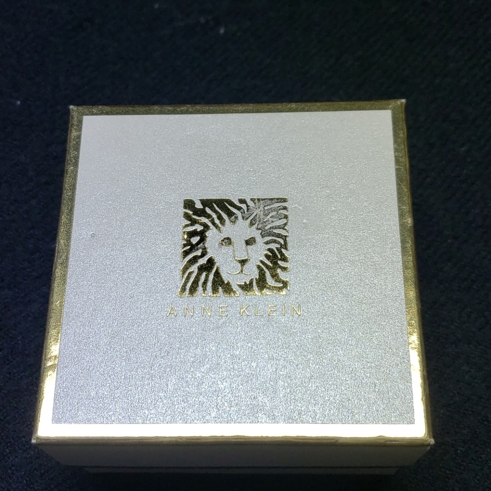 Pin - Picture 2 of 2